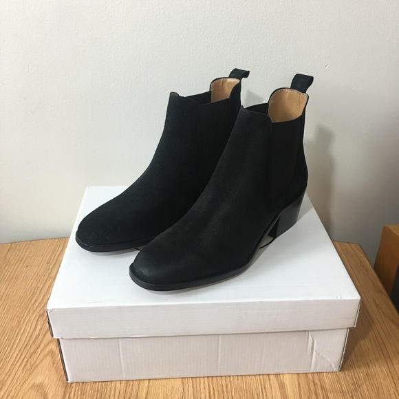 NIB STEVE MADDEN Chaselyn Suede Boots - Picture 2 of 8